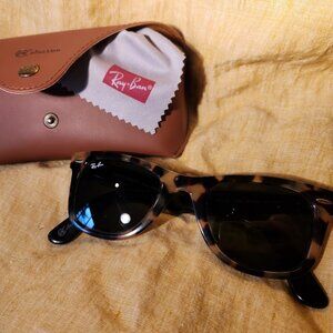 Ray-Ban Wayfarers Tortoise and Black